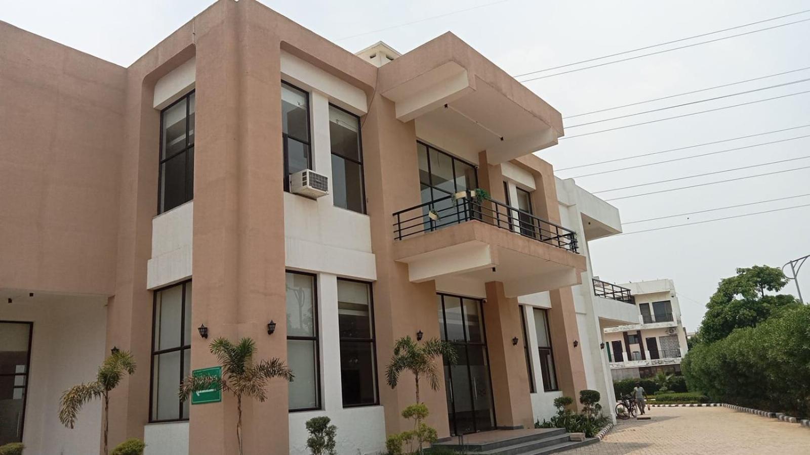فندق Tdi Club Retreat Sector-110 Mohali المظهر الخارجي الصورة